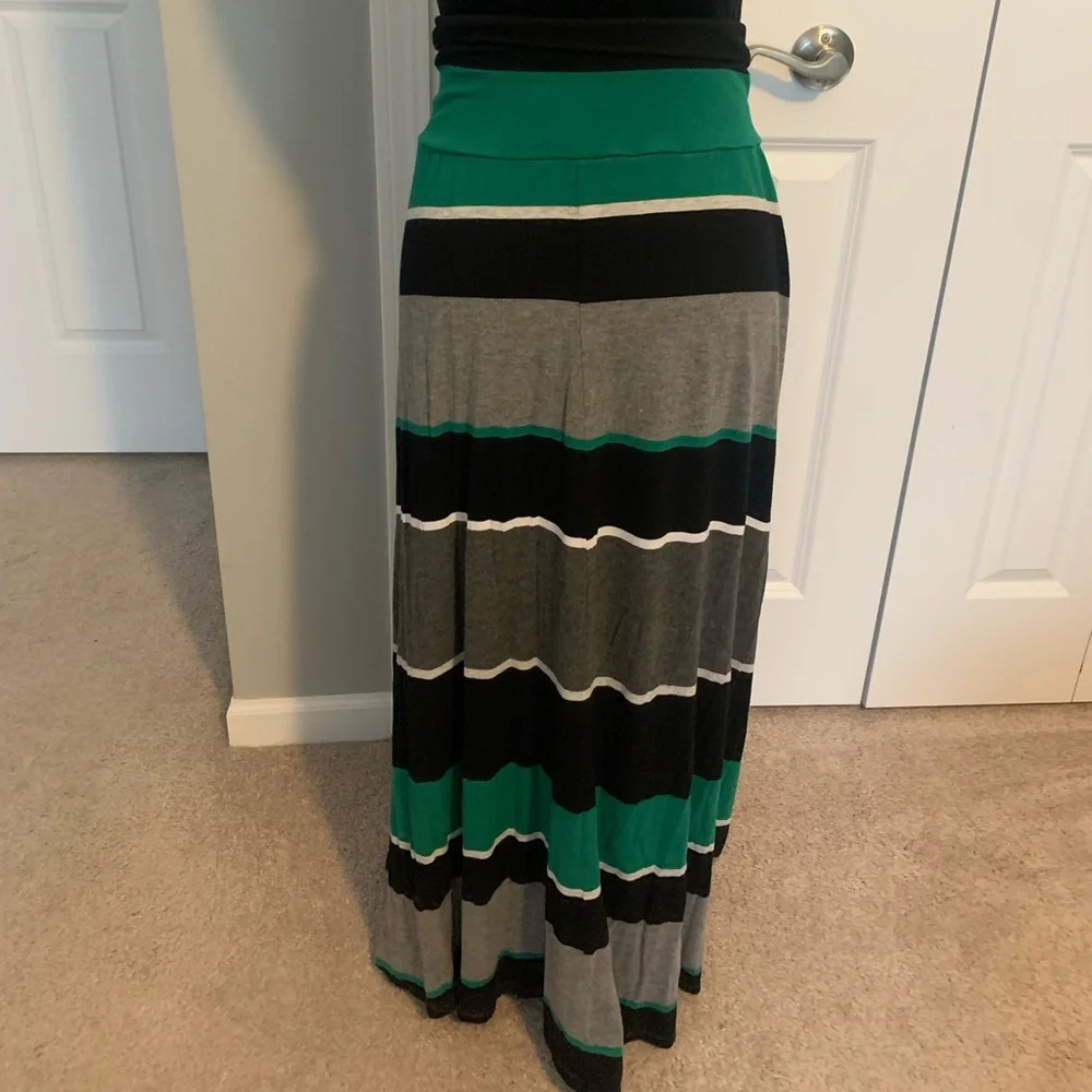 Plus Sized Maxi skirt - Picture 2 of 5